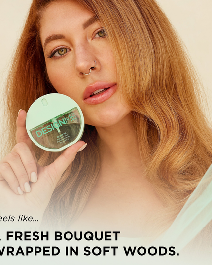 Enjoy the signature GLOSS.ME scent wherever you go with DESIGN.ME GLOSS.ME Fragrance Mist – 25 mL. Designed for both hair and skin, this lightweight fragrance mist leaves you delicately scented without feeling heavy or sticky.