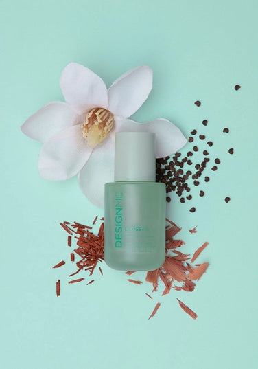 GLOSS.ME is a unique formula of oils and proteins, rich in essential fatty acids and vitamins A, C and E that make your hair stronger, fuller and healthier. Our (not so) secret ingredient? Just the right amount of cannabis sativa seed oil added into the perfect blend.