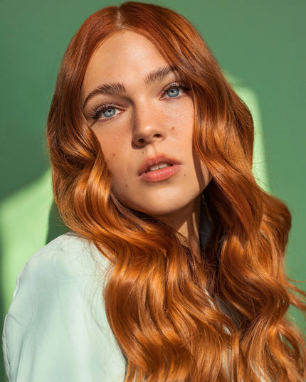 Weightlessly add shine, hydration eliminate frizz. Infused with a nourishing blend of oils, vitamins proteins, GLOSS.ME hair serum will leave hair feeling smooth glossy, without weighing it down.