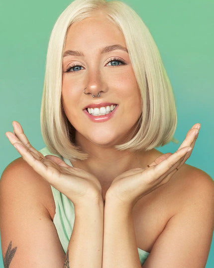 Weightlessly add shine, hydration eliminate frizz. Infused with a nourishing blend of oils, vitamins proteins, GLOSS.ME hair serum will leave hair feeling smooth glossy, without weighing it down.