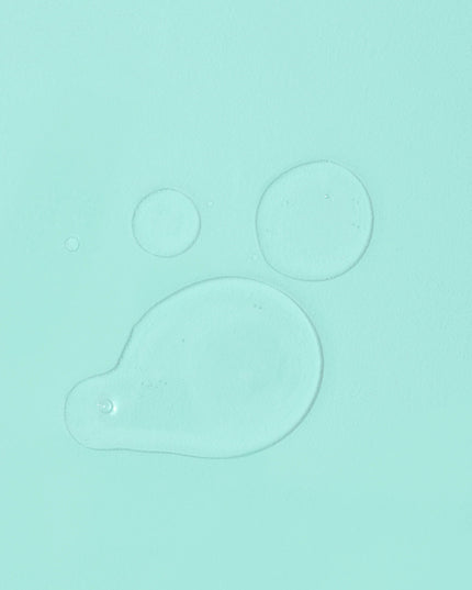 Weightlessly add shine, hydration eliminate frizz. Infused with a nourishing blend of oils, vitamins proteins, GLOSS.ME hair serum will leave hair feeling smooth glossy, without weighing it down.