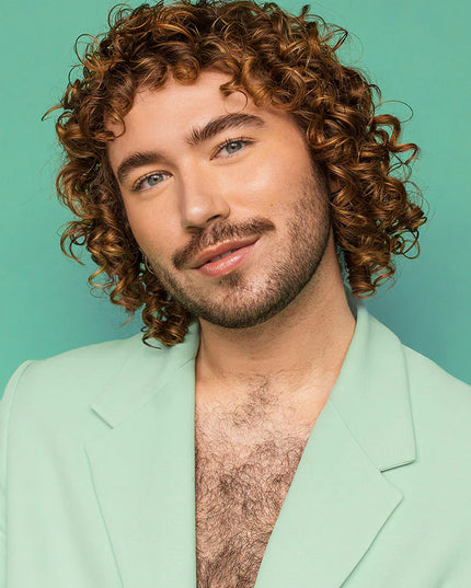 Replenish your hair’s hydration shine with a rich, lathered cleanse. Infused with moisturizing, plant-powered ingredients, GLOSS.ME hydrating shampoo effectively cleanses the scalp without stripping. Hair feels refreshed, ultra-soft, and frizz-free.