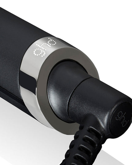 Perfect for second day hair, ceramic technology with ionizer heats the brush to the optimum styling temperature of 365°F for healthier looking hair.