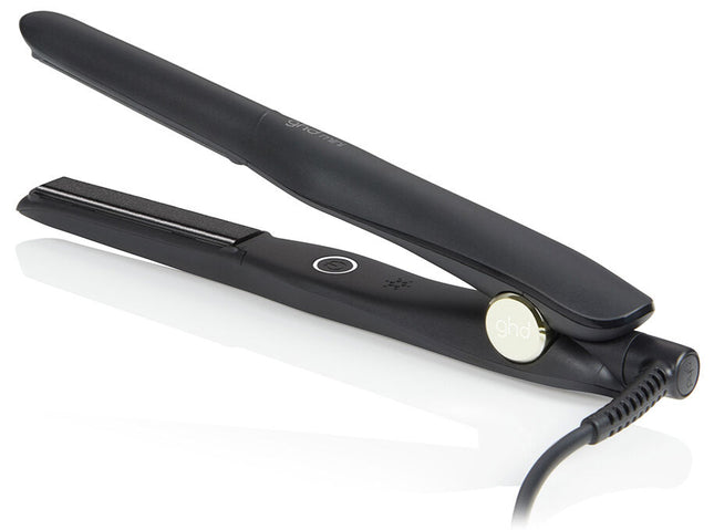 Styling just got tailored for short hair, presenting the ghd mini flat iron, designed with 40% slimmer plates for sculpting pixie cuts, bangs, and bobs with precision styling from the roots.