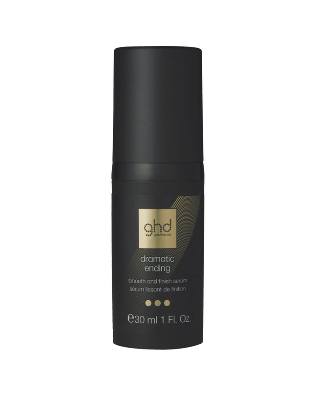 Perfect your heat styling routine with ghd smooth & finish serum - dramatic ending. This lightweight serum instantly smooths, 9/10 agree, and adds an extra boost of shine, 7/10 agree, to eliminate frizz and give a defined, silky finish after styling.