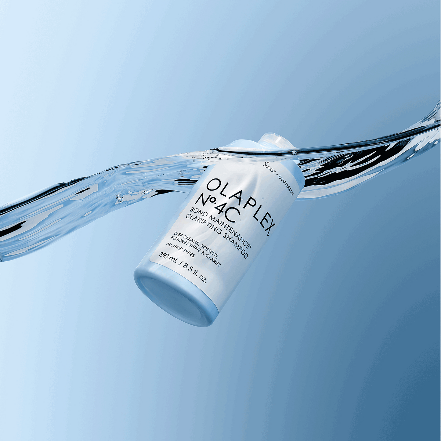 OLAPLEX No.4C Bond Maintenance Clarifying Shampoo removes daily product buildup and excess oil, then goes further with a broad-spectrum clarifying system to eliminate the widest array of damaging impurities.